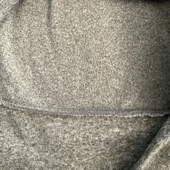 Women’s Columbia Sweatshirt - Picture 6 of 8